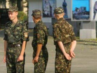В Ужгороді прапорщик побив трьох солдатів