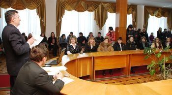Володимир Міца розповів учням про особливості вступної кампанії-2011 до УжНУ