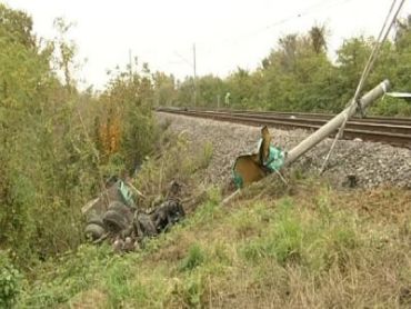 Ужасное ДТП произошло под Братиславой - грузовая машина попала под поезд