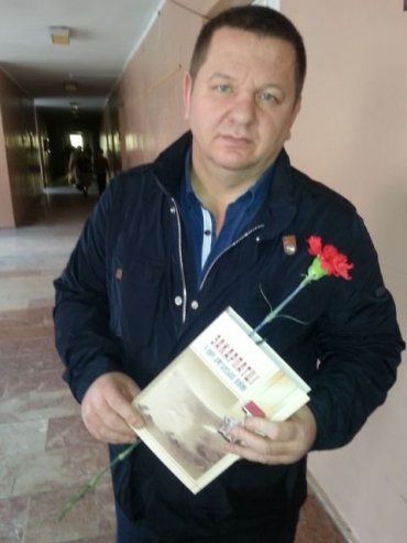 Благодаря Александру Анталу 26 ветеранов войны получили на память эту книгу