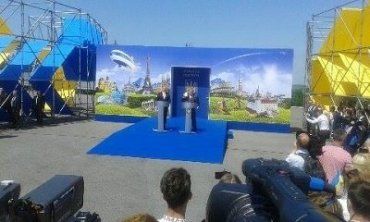Порошенко на КПП "Ужгород" открыл символическую дверь в ЕС