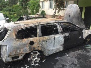 В Ужгороде борцу с игорным бизнесом сожгли авто