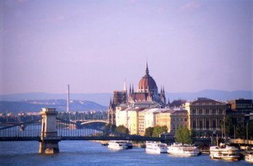 Будапешт. Вид на парламент.
