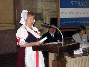 Эммой Снидевич, председатель Общества волынских чехов.