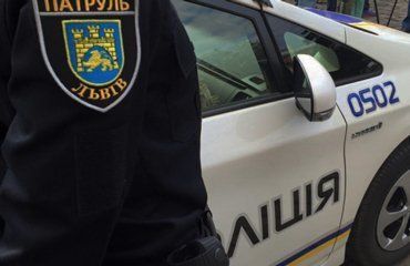 Полицейские в Ужгороде задержали пьяного водителя с наркотой