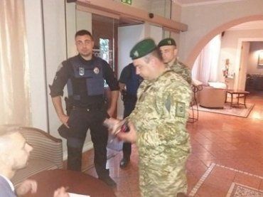 Пограничники прибыли в отель, где находится Саакашвили