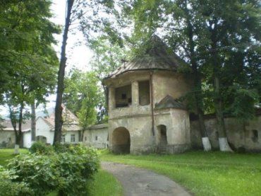 Замок Довгаїв в Іршавському районі відроджується