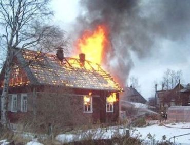 Из-за короткого замыкания в Раховском районе загорелся дом