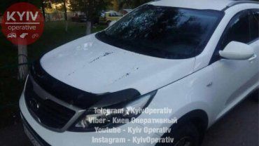 В Киеве вандалы испортили кислотой десятки авто