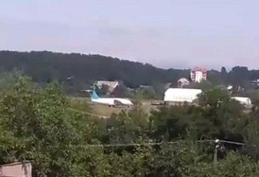 Самолет Петра Порошенко успешно приземлился в Ужгороде