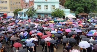В Ужгороде состоялись съемки шоу «Караоке на Майдане»