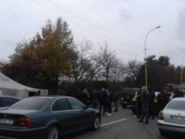 Блокування пунктів пропуску на Закарпатті розпочалися 12 листопада.
