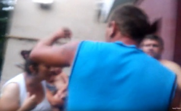 В Мукачево цыгане напали с палками на беременную женщину с ребенком