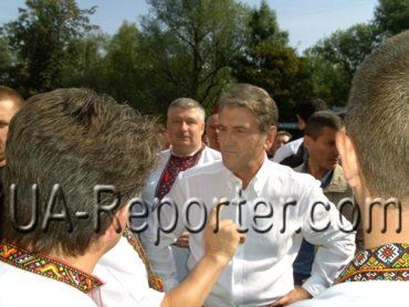 Ющенко приїхав на фестиваль “Гуцульська бринза” до Рахова