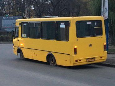 В Ужгороді продовжують курсувати аварійні "маршрутки".