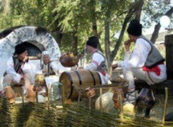 Делегация из Закарпатья представит в Словакии опыт в винном и медовом туризме