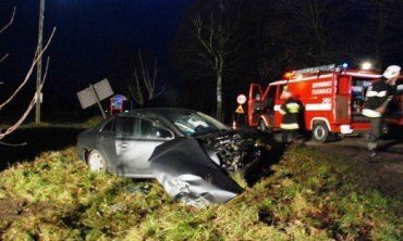 В Польше Toyota снесла с трассы Citroen, пострадали 4 человека