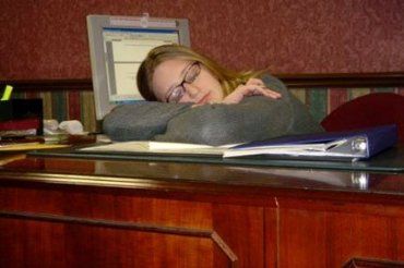 Каждый третий европеец спит на работе