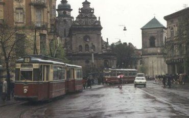 Трамваи и троллейбусы во Львове курсируют с большими временными перерывами