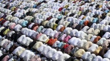 Мусульмане отмечают окончание Рамадана