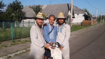 Іван Онисько та його друг Юрій Регліс йдуть пішки дві тисячі кілометрів.