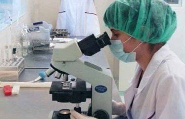 Анализы больных украинцев исследуют на наличие в них вируса A/H1N1