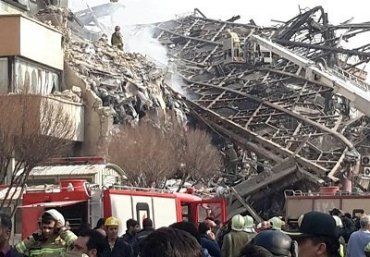 В результате возгорания и обвала высотного здания Plasco десятки жертв