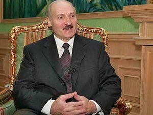 Александр Лукашенко получил медаль от папы Римского