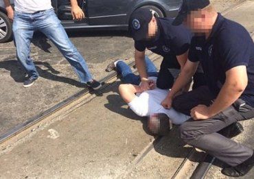 На Закарпатье полиция задержала взяточника из медколледжа