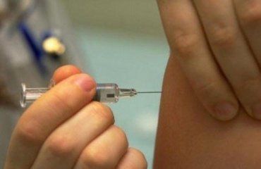 В Украине тестируют недостаточно изученную канадскую вакцину Arepanrix