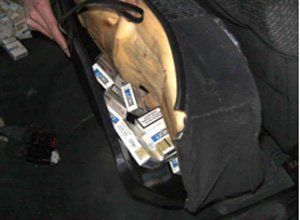 Украинец спрятал сигареты в сиденьях своего автомобиля