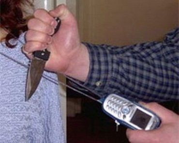 В Закарпатье грабитель мобилок орудовал с ножом