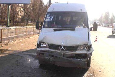 четверо пассажиров автобуса “Мercedes Benz-312Д” получили телесные повреждения