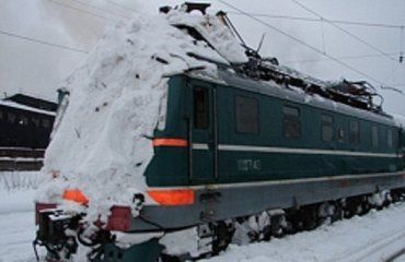 Донецк. Из-за непогоды - метели и снежных заносов - стоят поезда