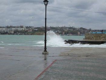 В Севастополе объявлено штормовое предупреждение