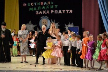 У фестивалі “МалаХіт Закарпаття” взяли участь діти-сироти з усієї України.