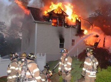 В Рахове полностью сгорел жилой дом