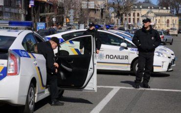 Чоловіка підстрелили посеред вулиці Києва