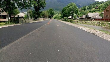 В Межгорском районе продолжается ремонт дороги до Синевирского озера
