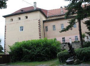 Кто перекрасил скульптуру Геракла в Ужгородском замке?