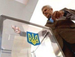 В Ужгороде нарушения на выборах фиксируют журналисты и наблюдатели