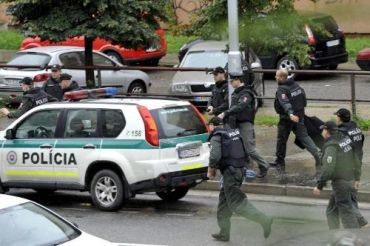 В Словакии преступники расстреливали прохожих на улицах