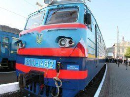 В Ивано-Франковской области машина столкнулась с локомотивом