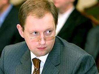 Яценюк призвал к досрочным выборам в Раду