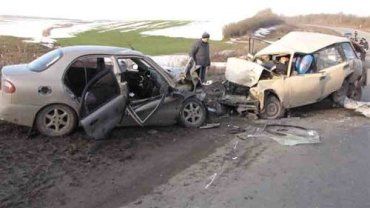 ДТП в Хмельницкой области : разбились Daewoo и ВАЗ-2104