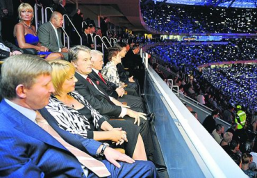 Ющенко снова освистали на стадионе - на этот раз в Харькове