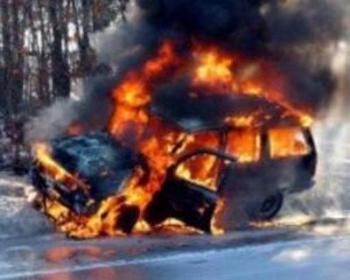 В Запорожье подорвали джип Mitsubishi, сгорел и рядом стоявший Daewoo Tico