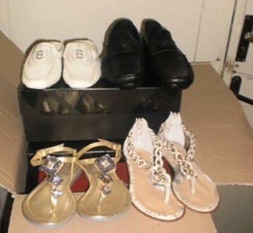 Через Чоп пытались провезти 43 ящика с обуви и одежды известных итальянских фирм