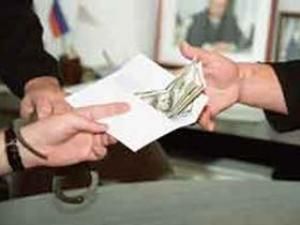 В Закарпатье поймали сотрудника ООО на взятке в 270 000 гривен