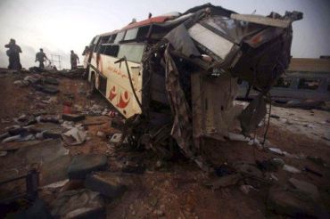 В Индии перегруженный автобус сорвался в ущелье, 39 погибших